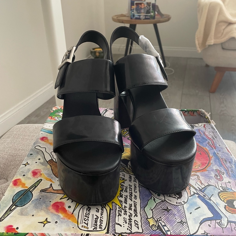 Black Platform Sandals (Moody)